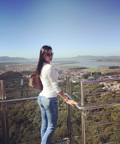 izabelytop nude only fans