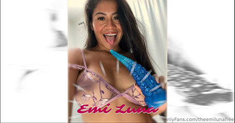theemilunafree onlyfans naked