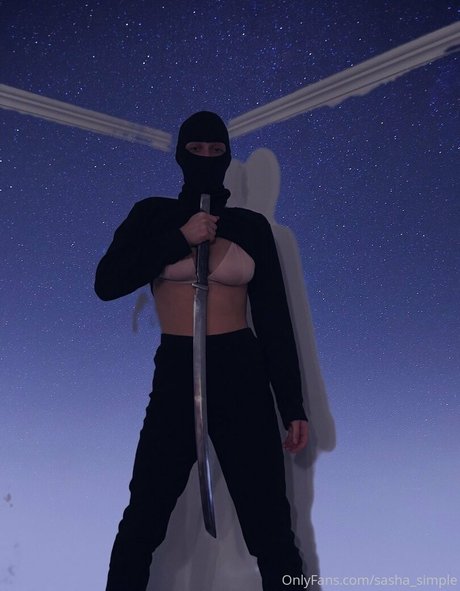 sasha simple Profile pic