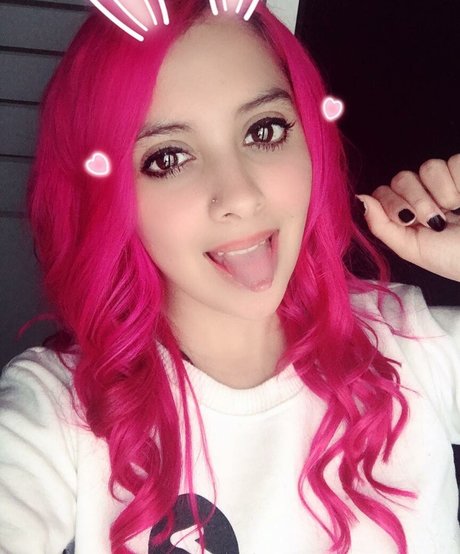 Jezz Angeles onlyfans leak ass