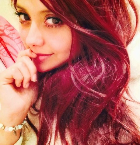 Jezz Angeles topless onlyfans