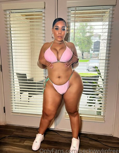 Beckkywylin naked onlyfans pics