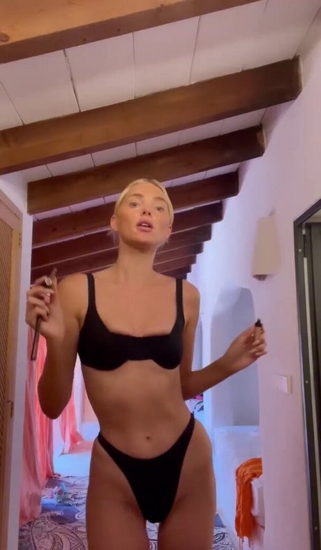 Elsa Hosk onlyfans model images