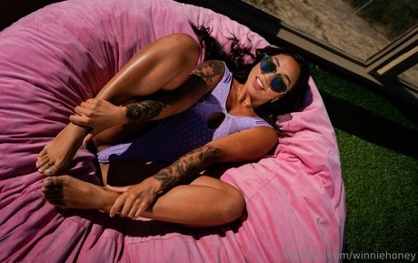 winniehoney onlyfans model photos