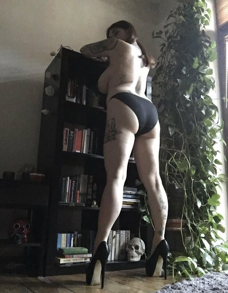 piercedpussysiren leaked porn onlyfans