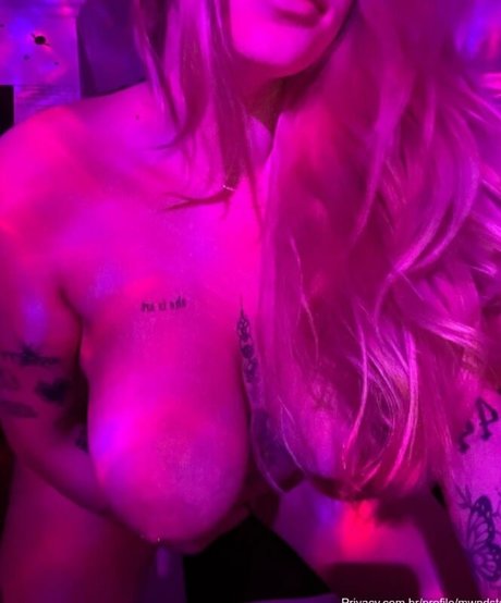 Stef Mwndstef onlyfans de