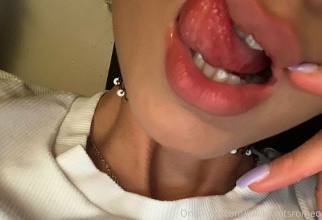 julianawantsromeo onlyfans nude