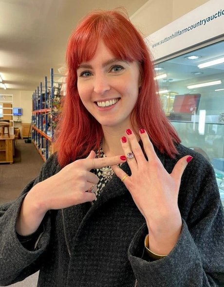 Izzie Balmer onlyfans picture