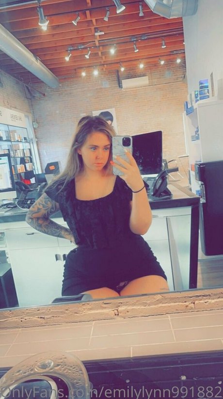 emilylynn026 onlyfans boobs