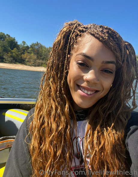 leahsade leaked onlyfans sex