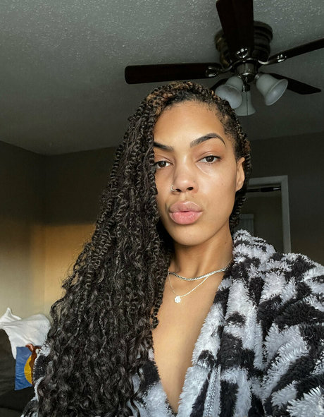 leahsade onlyfans joi