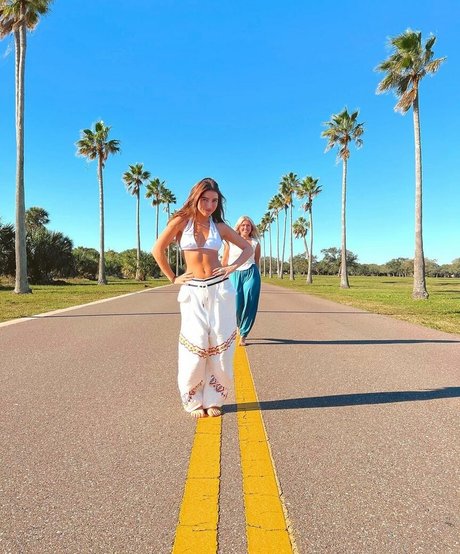 Ellie Dobleske onlyfans content type