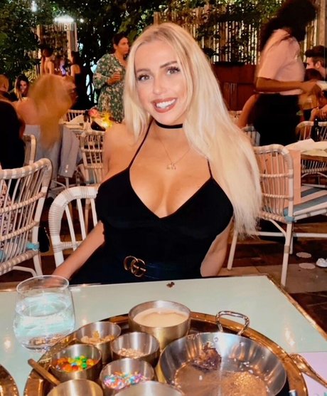 Violet Benson onlyfans topless