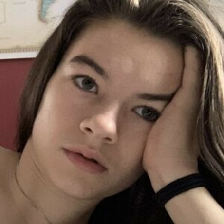 chapstickbxtch onlyfans nude leak