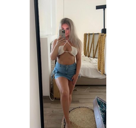 D arcy Ingle onlyfans pics nude