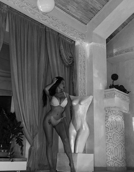 yaadashulya only fans.