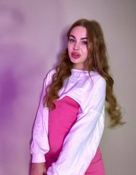 honeypie f onlyfans model photo