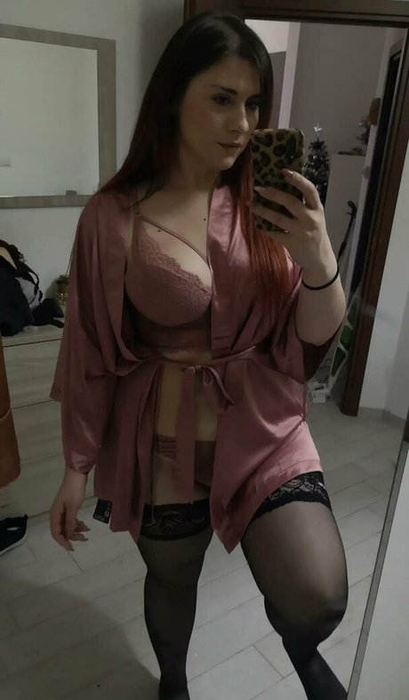 shyraclode onlyfans striptease