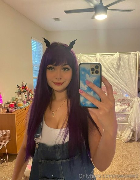 rowsvee2 onlyfans leaked.