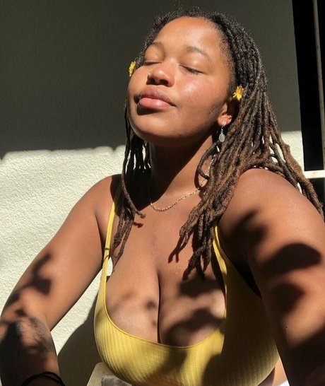 arielcosmo onlyfans naked