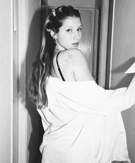 Roni Zouler onlyfans leak