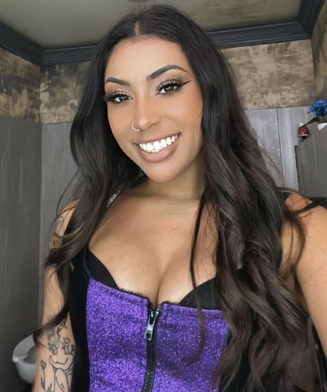 Xoxoviolet256 onlyfans photos