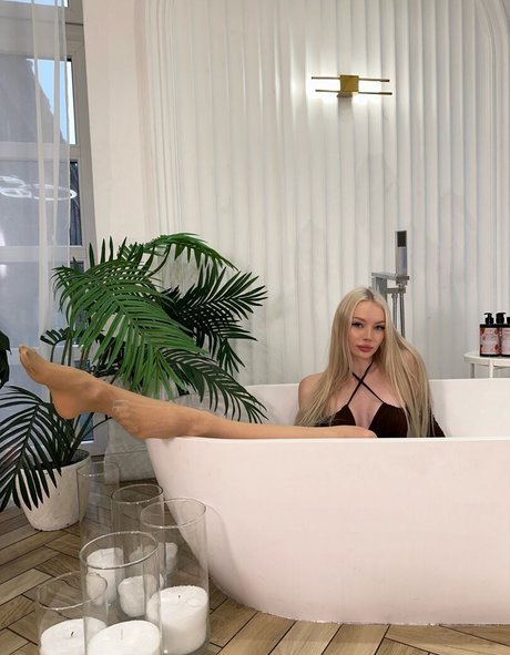 PlaywithAnny onlyfans leaked tits