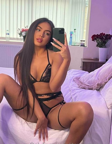 itsangelinabae naked only fans