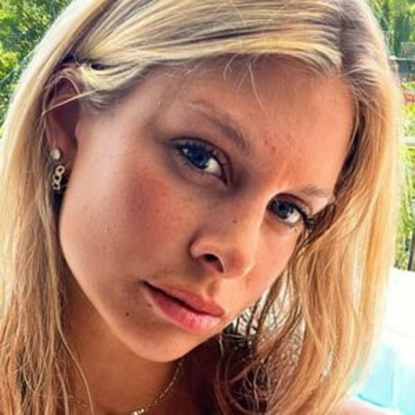 Itsvany strip onlyfans