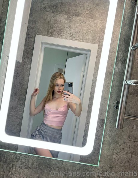 cutie kira onlyfans naked