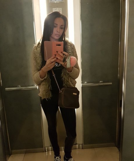 Anissakate onlyfans leaked.