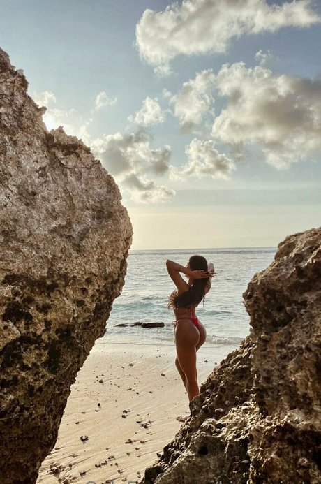 kira asia ts onlyfans topless