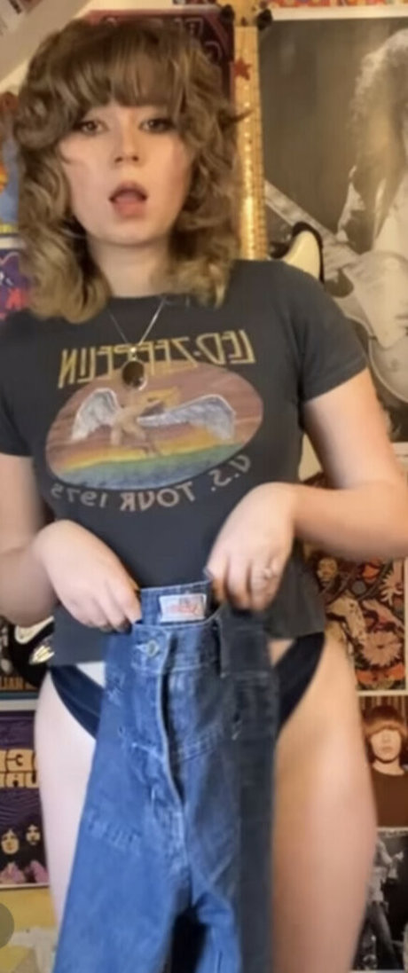 Issy Allen onlyfans sex