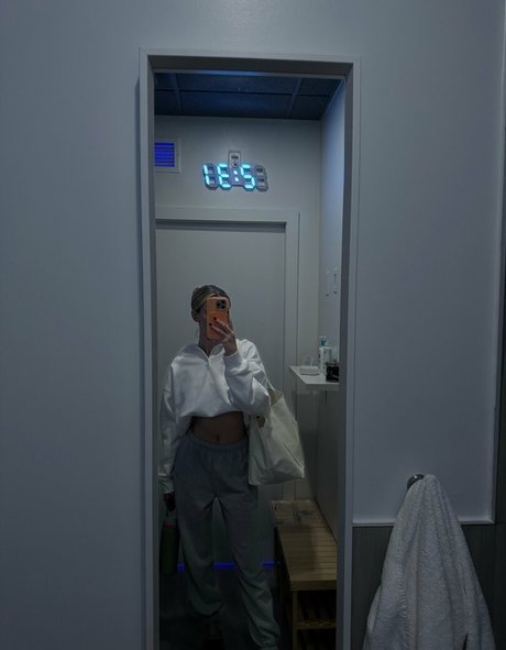 movewithmeredith onlyfans public photos