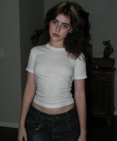 Isabella Angelina nude onlyfans