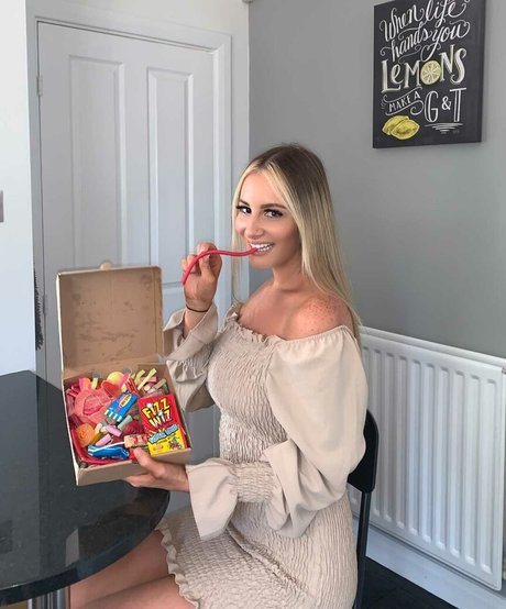 Faylee Oxenham naked onlyfans leaks