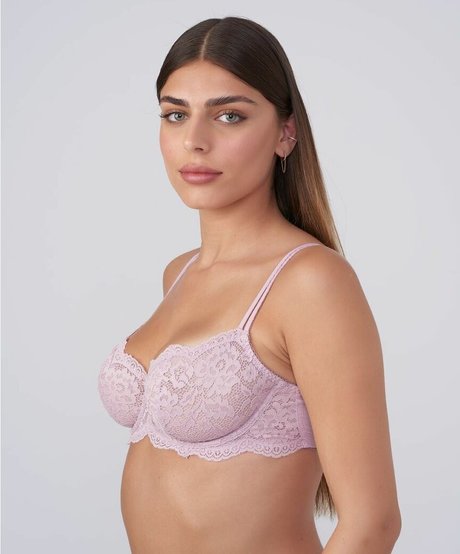 Noya Arviv naked only fans