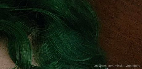 misskittyhellebore onlyfans leaked pics