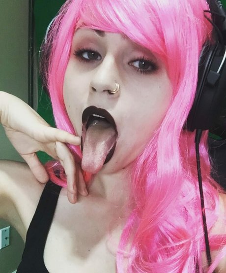 YungMallory naked onlyfans pics