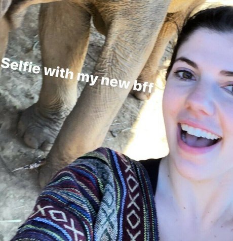 Emily Helen Barry Profile pic