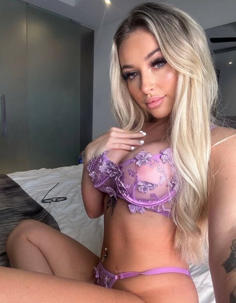 sophielouise1x onlyfans porn nude