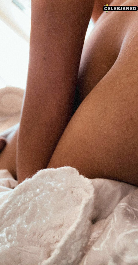 Zola Bzdek nude leaks onlyfans