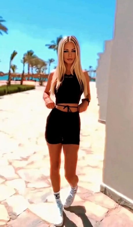 Pamela Bardot onlyfans photos