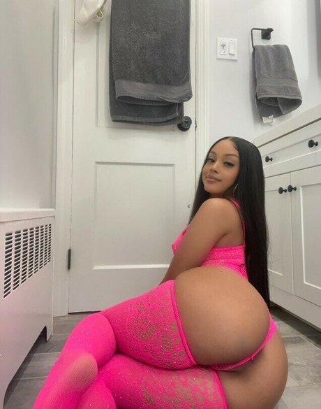 autumn nightt onlyfans striptease