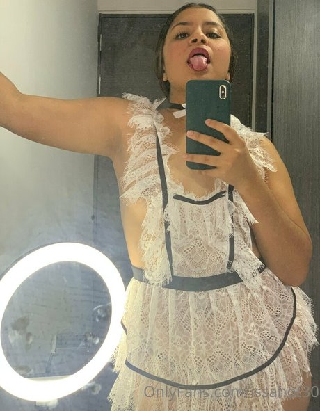 issahott31 onlyfans leaked photos