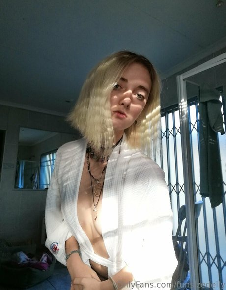 funsizedellyuwu onlyfans nude