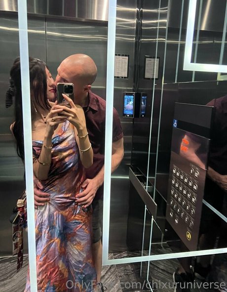 chixuruniverse onlyfans striptease