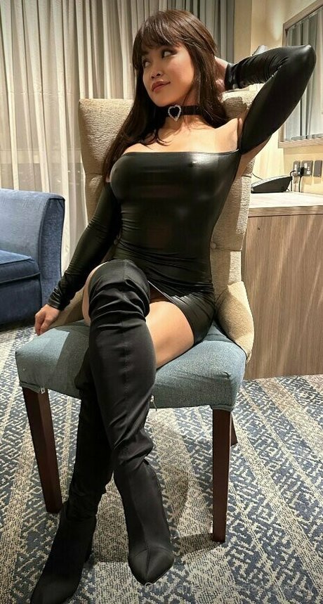 asian eyes v onlyfans ass