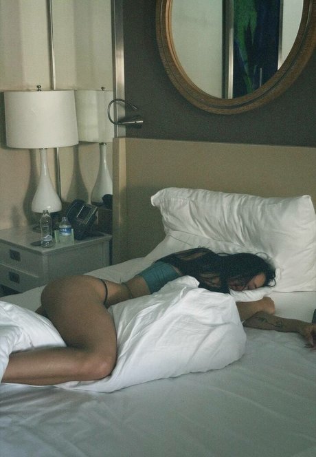 lyna com onlyfans pics