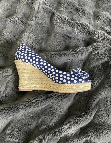 zoeytaylor xxx sexy onlyfans